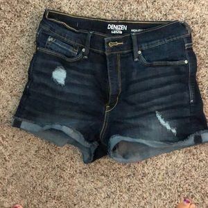 High rise Levi shorts